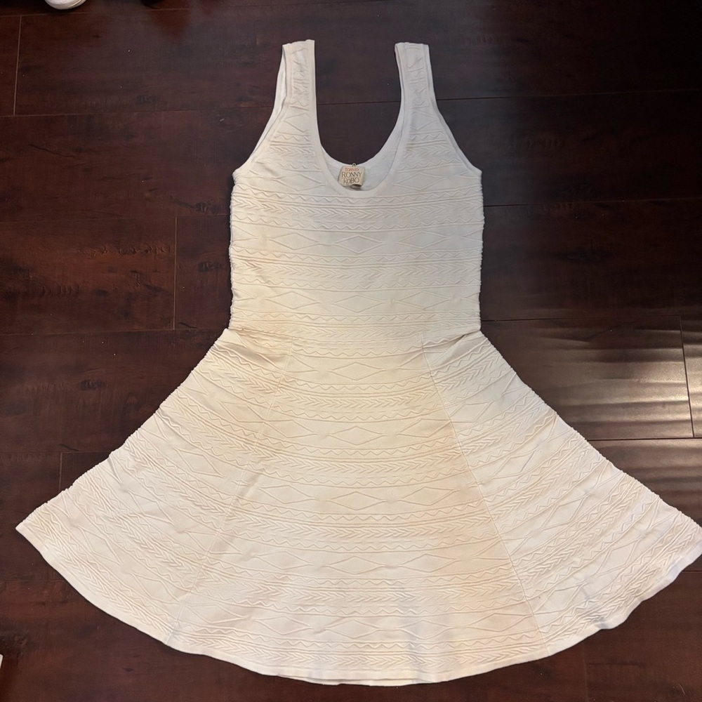 NET! TORN BY RONNY KOBO White Textured Knit Fit and Flare Sleeveless Dress.